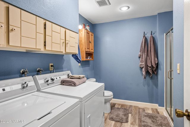 106 N 12th St, Selah, WA 98942