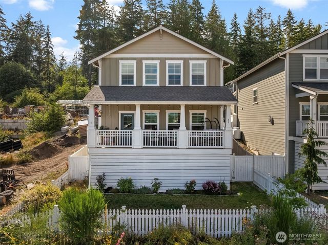 41 E Blackwell Street, Allyn, WA 98524