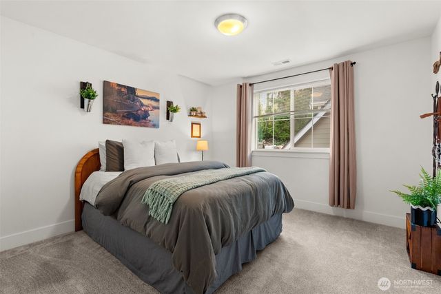 41 E Blackwell Street, Allyn, WA 98524