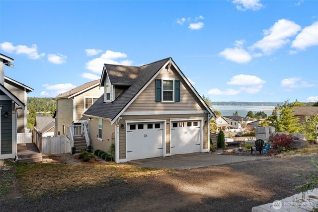 41 E Blackwell Street, Allyn, WA 98524