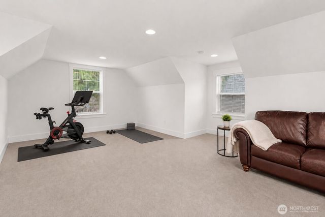 41 E Blackwell Street, Allyn, WA 98524