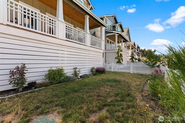 41 E Blackwell Street, Allyn, WA 98524
