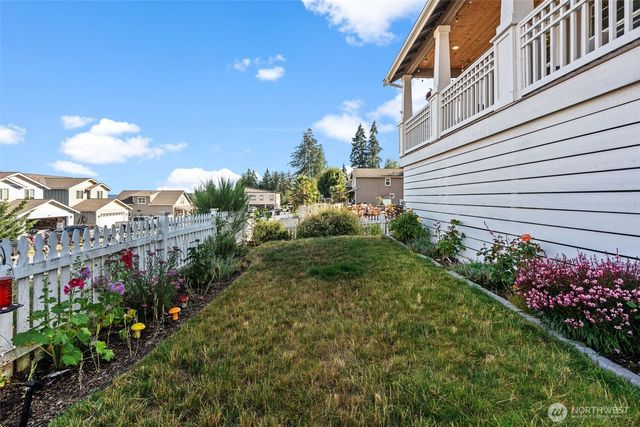 41 E Blackwell Street, Allyn, WA 98524