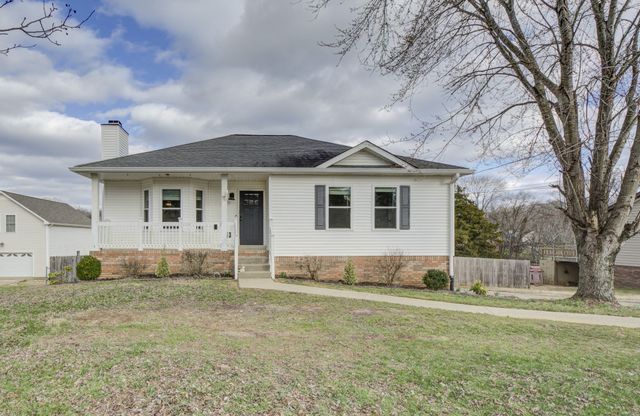 2611 Cummings Cir, Clarksville, TN 37042