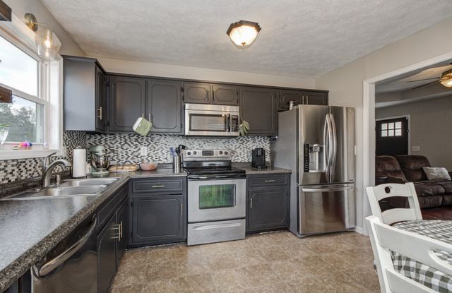 2611 Cummings Cir, Clarksville, TN 37042