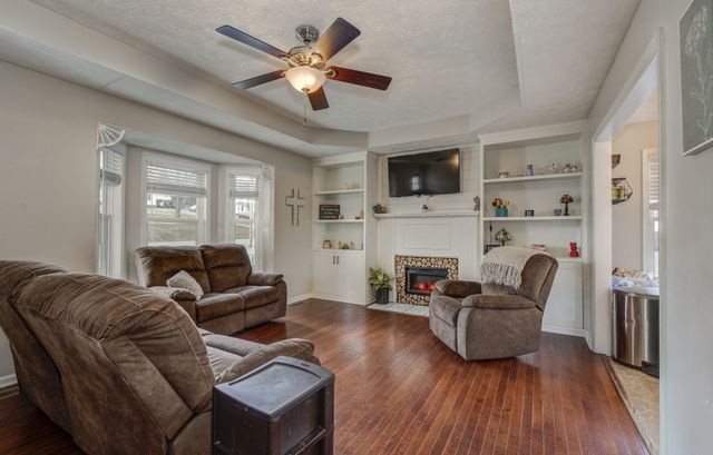 2611 Cummings Cir, Clarksville, TN 37042