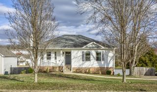 2611 Cummings Cir, Clarksville, TN 37042