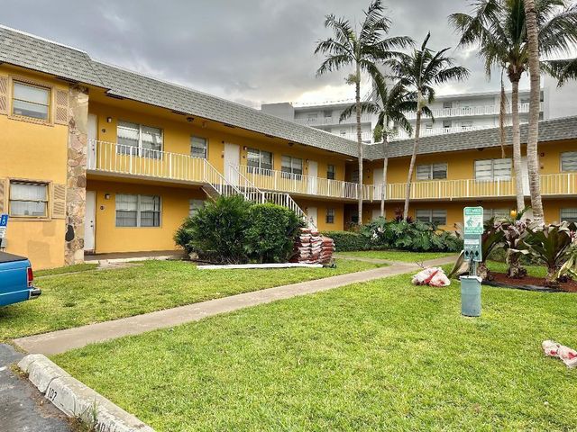 240 Croton Avenue 110, Lantana, FL 33462