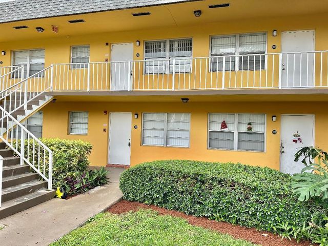 240 Croton Avenue 110, Lantana, FL 33462