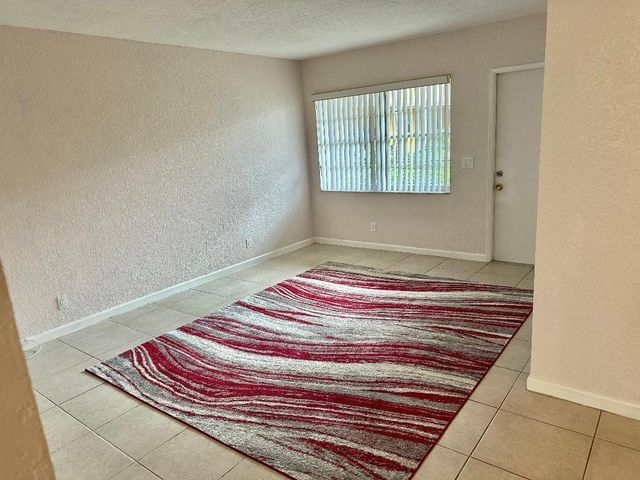 240 Croton Avenue 110, Lantana, FL 33462