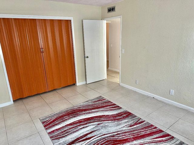 240 Croton Avenue 110, Lantana, FL 33462