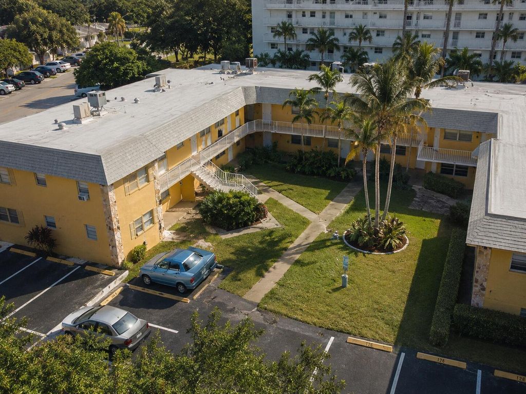 240 Croton Avenue 110, Lantana, FL 33462