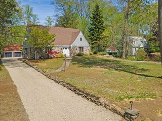 41 Cedarhurst Lane, Milford, CT 06461