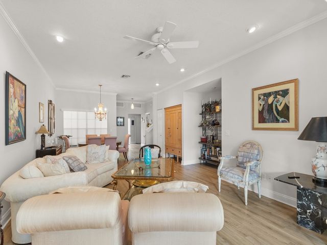 219 Park Shores Circle 219B, Vero Beach, FL 32963