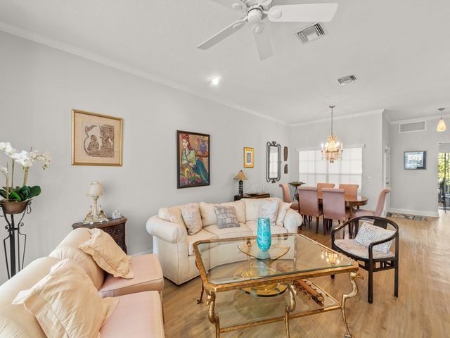 219 Park Shores Circle 219B, Vero Beach, FL 32963