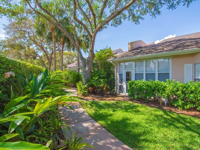 219 Park Shores Circle 219B, Vero Beach, FL 32963