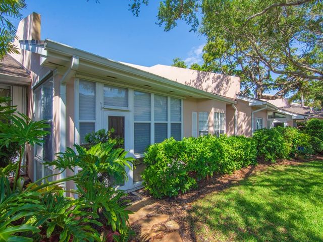 219 Park Shores Circle 219B, Vero Beach, FL 32963