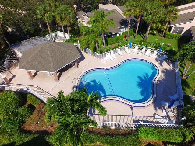 219 Park Shores Circle 219B, Vero Beach, FL 32963
