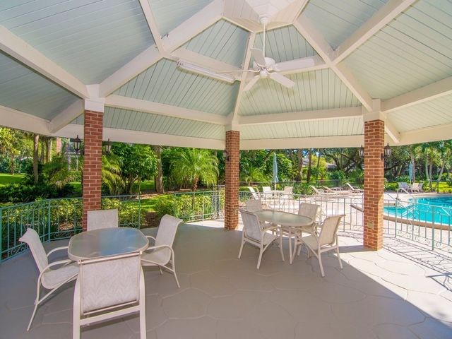 219 Park Shores Circle 219B, Vero Beach, FL 32963
