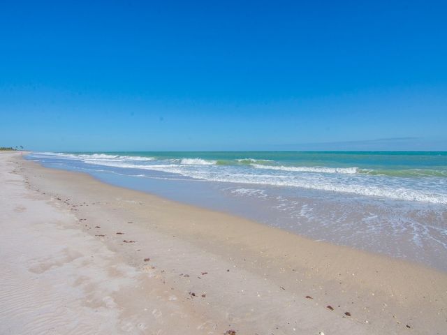 219 Park Shores Circle 219B, Vero Beach, FL 32963