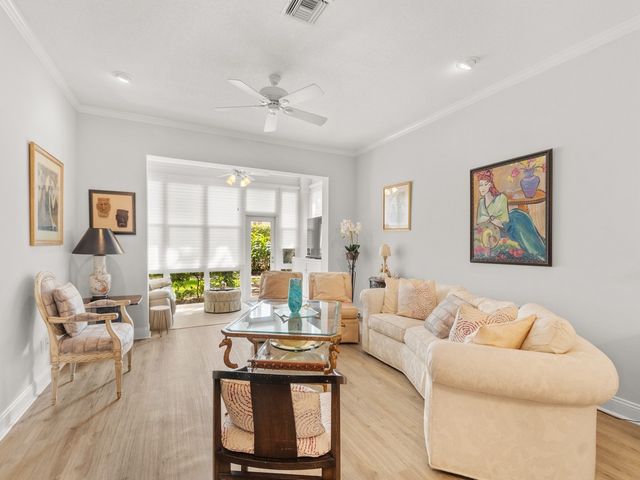 219 Park Shores Circle 219B, Vero Beach, FL 32963