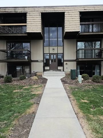 9660 Cove Drive F-16, North Royalton, OH 44133