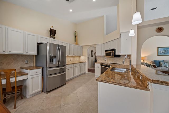 15802 Glen Willow Lane, Wellington, FL 33414