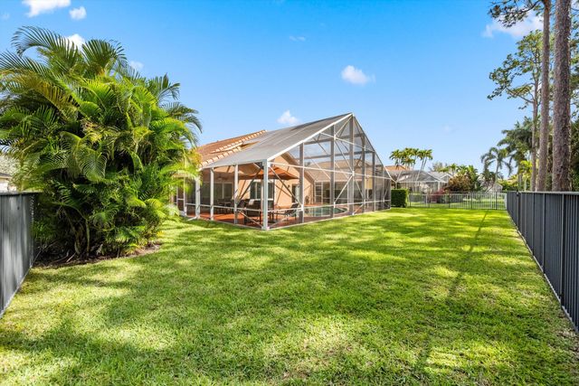 15802 Glen Willow Lane, Wellington, FL 33414