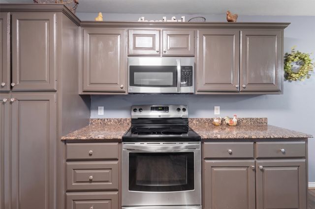 107 N Collin Drive, Chandler, TX 75758