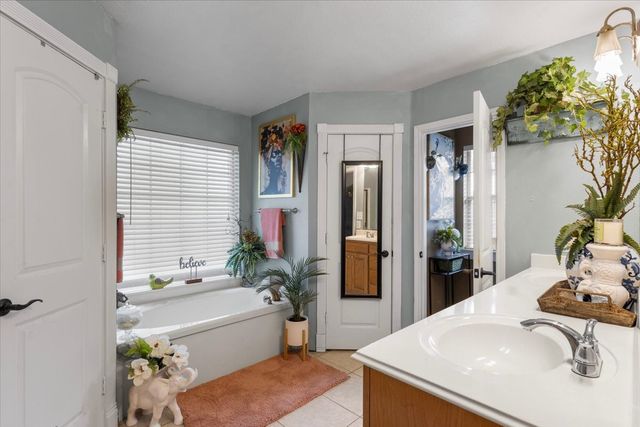 107 N Collin Drive, Chandler, TX 75758