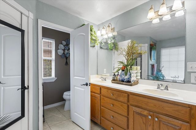 107 N Collin Drive, Chandler, TX 75758