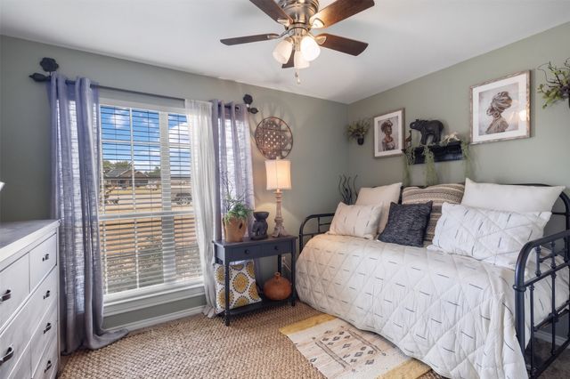107 N Collin Drive, Chandler, TX 75758