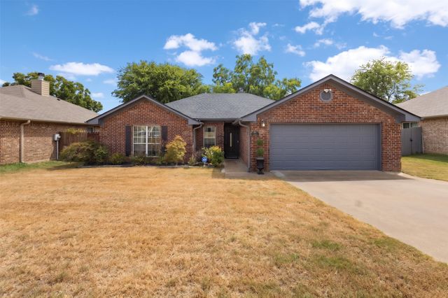 107 N Collin Drive, Chandler, TX 75758