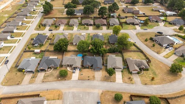 107 N Collin Drive, Chandler, TX 75758