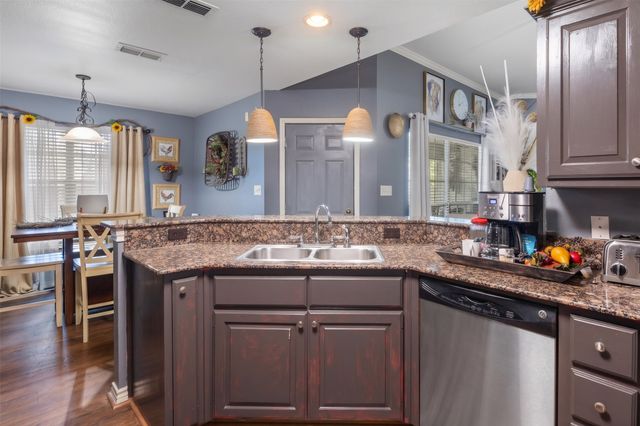 107 N Collin Drive, Chandler, TX 75758