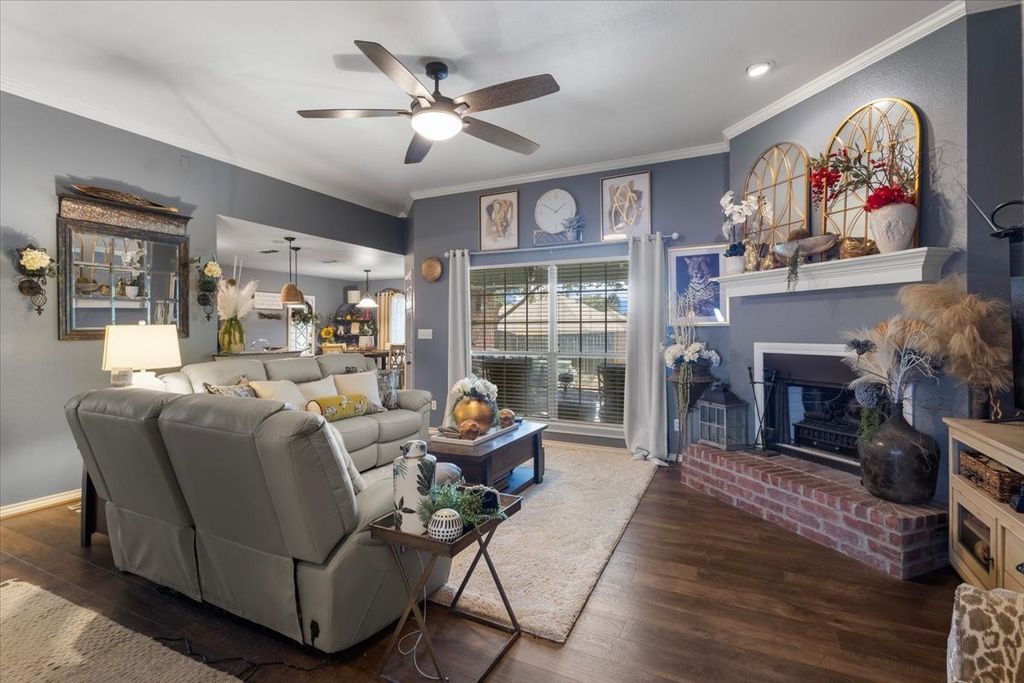 107 N Collin Drive, Chandler, TX 75758