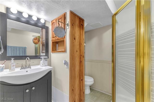 4283 Holl Avenue, Sheffield Lake, OH 44054