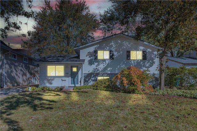 4283 Holl Avenue, Sheffield Lake, OH 44054