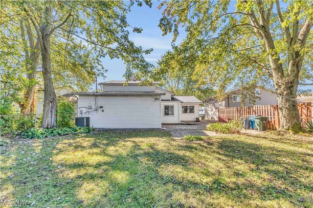 4283 Holl Avenue, Sheffield Lake, OH 44054