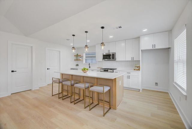 5822 Birchmont Drive, Houston, TX 77092