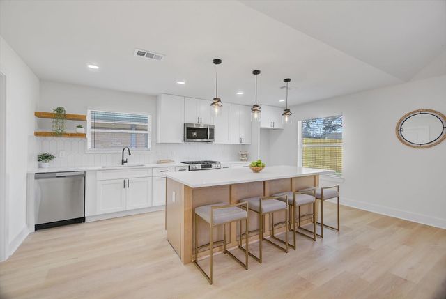 5822 Birchmont Drive, Houston, TX 77092