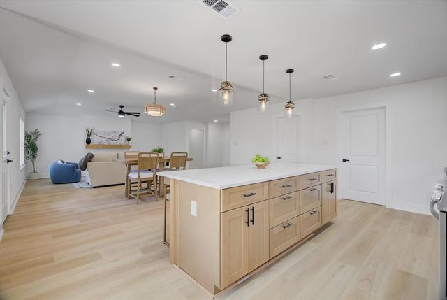 5822 Birchmont Drive, Houston, TX 77092