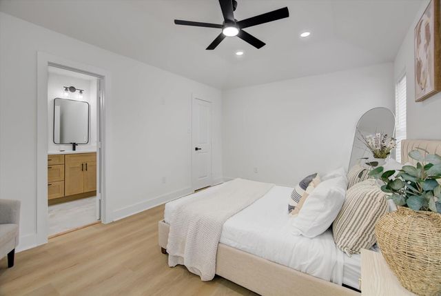 5822 Birchmont Drive, Houston, TX 77092