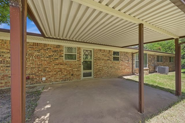 820 Layne Drive, Denison, TX 75020