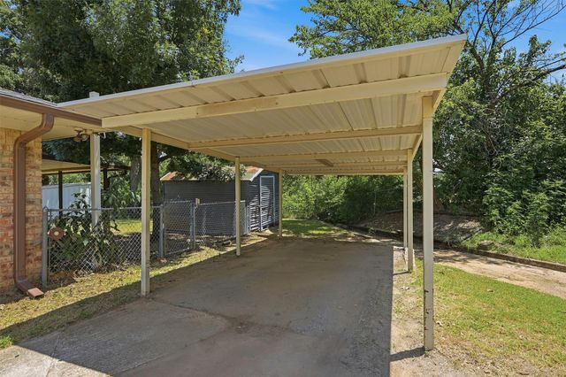 820 Layne Drive, Denison, TX 75020