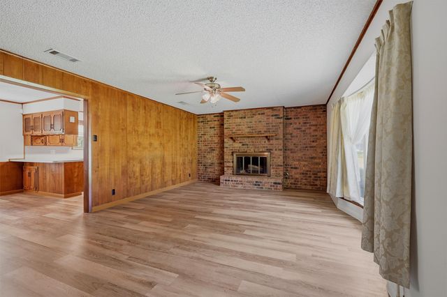 820 Layne Drive, Denison, TX 75020