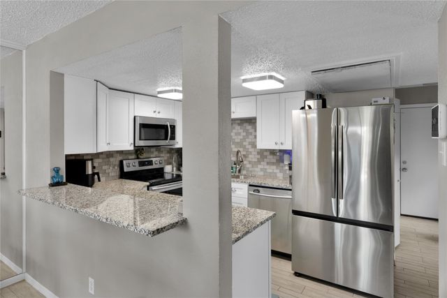 2902 Country Place Circle, Carrollton, TX 75006