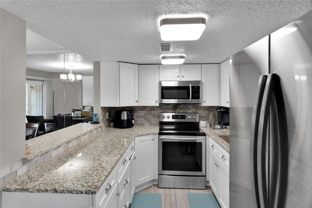 2902 Country Place Circle, Carrollton, TX 75006