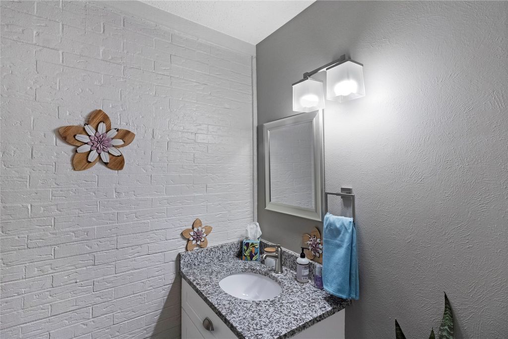 2902 Country Place Circle, Carrollton, TX 75006 — photo 5