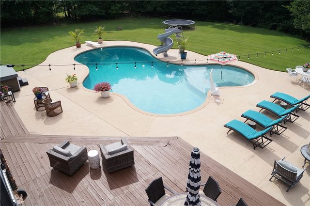 6006 W Kennedy Drive, Fayetteville, AR 72704